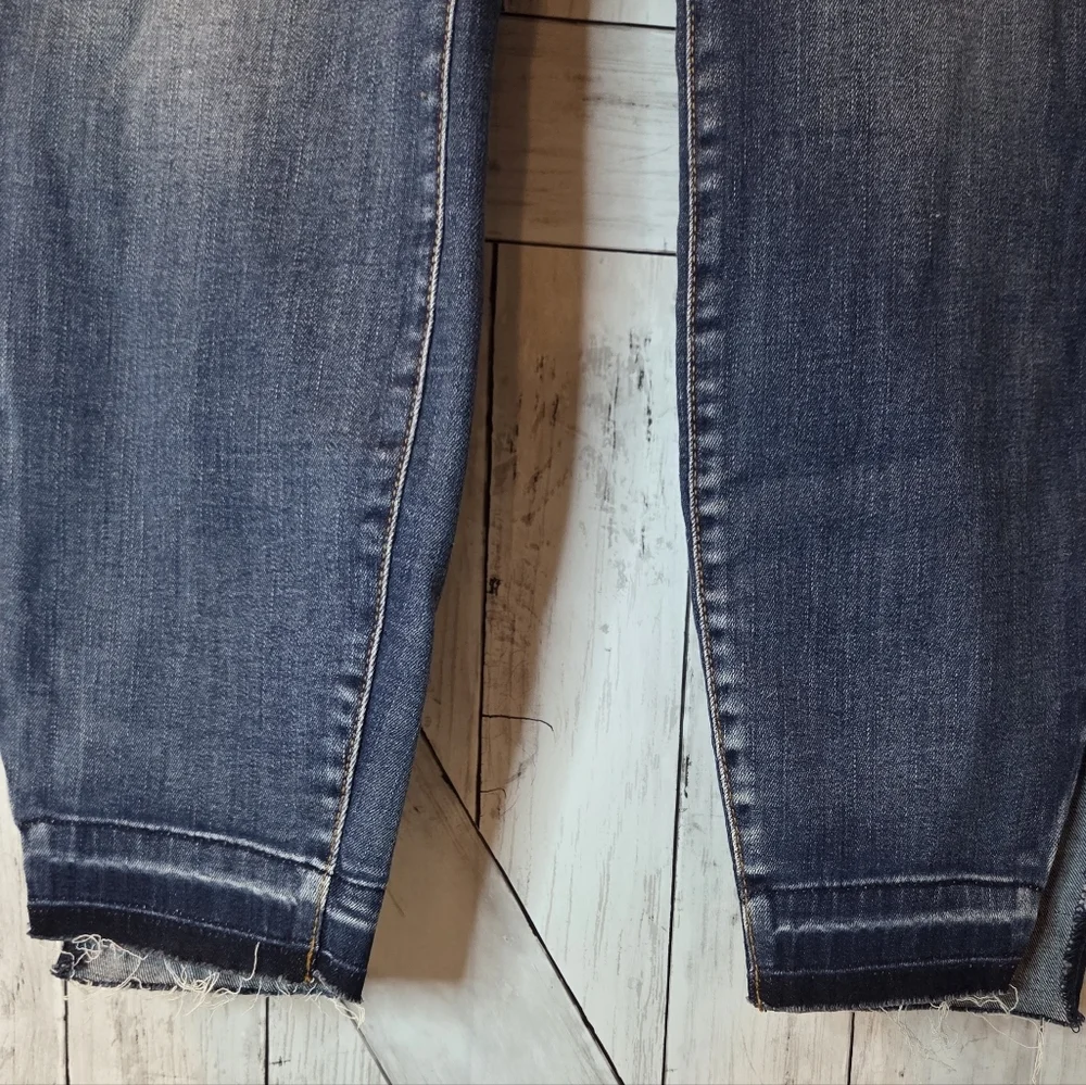 NWT Judy Blue Women's Blue Jeans - Picture 3 of 7